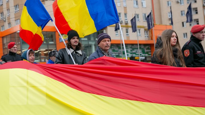 Marşul Tricolorului, la Chişinău. Cum s-a desfăşurat evenimentul (FOTO)