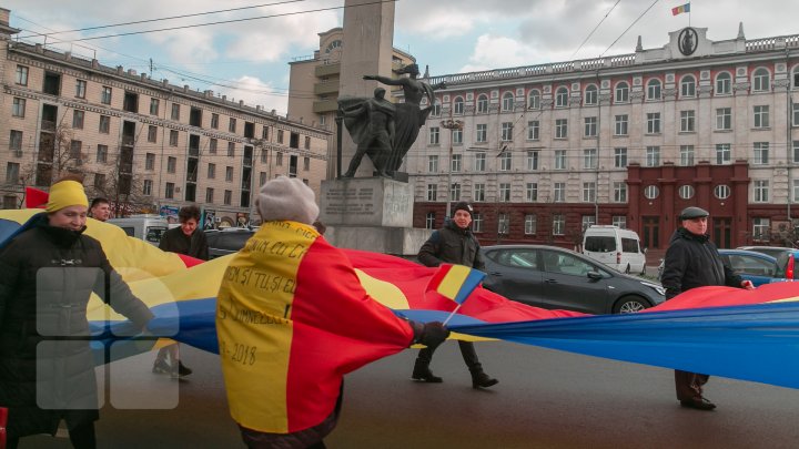 Marşul Tricolorului, la Chişinău. Cum s-a desfăşurat evenimentul (FOTO)