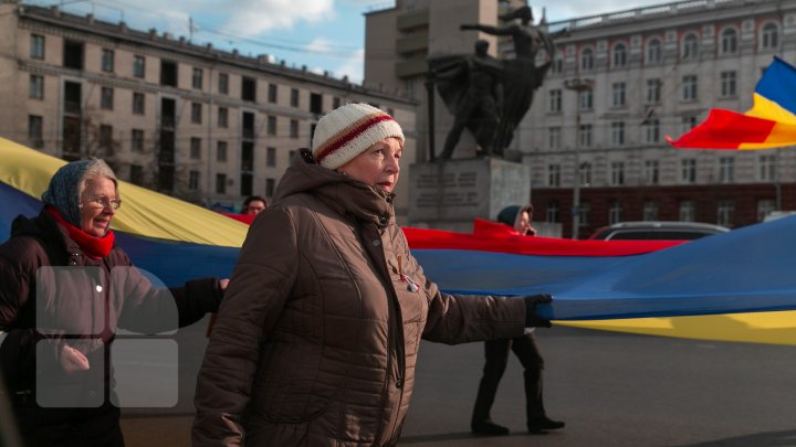 Marşul Tricolorului, la Chişinău. Cum s-a desfăşurat evenimentul (FOTO)