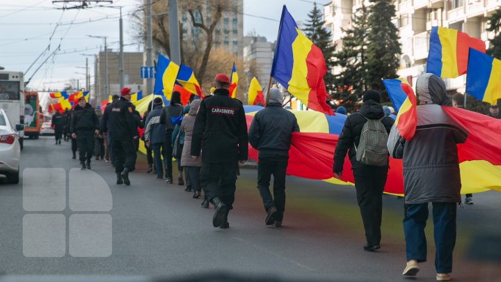 Marşul Tricolorului, la Chişinău. Cum s-a desfăşurat evenimentul (FOTO)