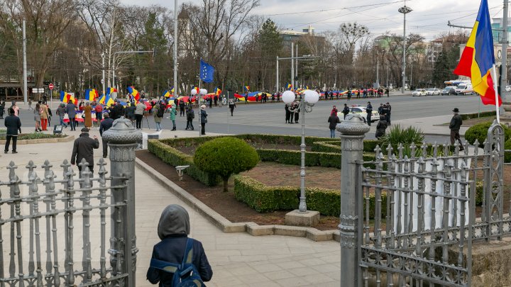 Marşul Tricolorului, la Chişinău. Cum s-a desfăşurat evenimentul (FOTO)