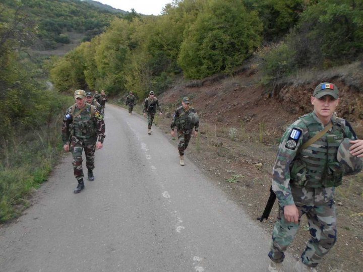 Cinci ani de misiune în sprijinul păcii în Kosovo. Militarii Armatei Naţionale, în acţiune (FOTOREPORT)