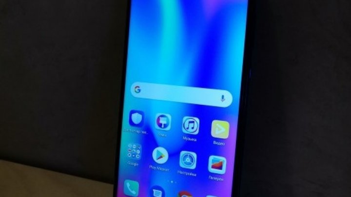 Huawei Honor 10i, surprins în imagini cu sistem triple camera şi ecran de 6.2 inch