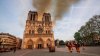 Incendiu la Notre-Dame din Paris. Pompierii au anunțat că focul a fost stins complet