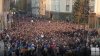 NO COMMENT. Mii de ucraineni au ieșit în stradă pentru a-l susține pe Petro Poroșenko (VIDEO)