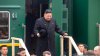 A venit cu trenul său blindat şi a fost întâmpinat cu onoruri militare. Kim Jong Un a ajuns în Vladivostok (VIDEO)