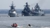 Militarii marini NATO au simulat în Marea Neagră un atac. Flota rusa a stat cu ochii pe ei (VIDEO)