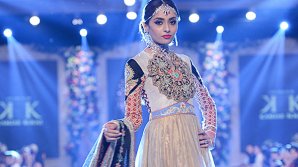 Rochii vaporoase şi multicolore. Pakistanul impresionează cu o nouă prezentare de modă