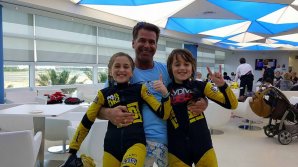 ACROBAŢII UIMITOARE. Fraţii Wittenburg au câştigat CM de skydiving în sală