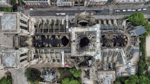 IMAGINI FILMATE CU DRONA după INCENDIUL de proporţii de la Notre Dame. SUMA URIAŞĂ care s-a adunat din donaţii pentru reconstrucţie