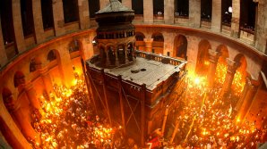 MIRACOLUL PAŞTELUI! Istoria Focului Haric, care se aprinde în fiecare an, în Biserica Sfântului Mormânt din Ierusalim
