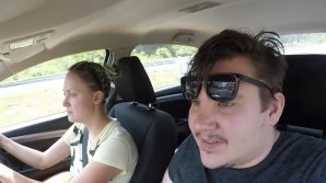 DOI TURIȘTI DIN SIBERIA, ÎN MOLDOVA: Suntem impresionați de vinurile moldovenești, dar și de prețuri mici (VIDEO)