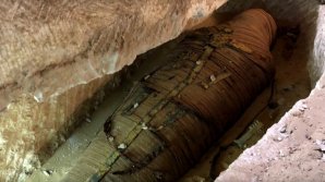 Descoperire milenară în Cairo. Trei sarcofage au fost scoase la suprafaţă după mai bine de DOUĂ MII de ani (VIDEO)