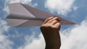 Campionat de imaginaţie: Sute de avioane DE HÂRTIE au decolat astăzi în Capitală