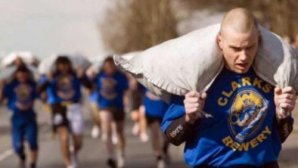 MONDIAL DE CĂRAT CĂRBUNE. La competiţie au participat zeci de bărbaţi şi femei