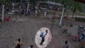 Camerele de supraveghere au surprins un tânăr cu rucsac, suspect că ar fi detonat bombele în biserica din Sri Lanka (VIDEO)