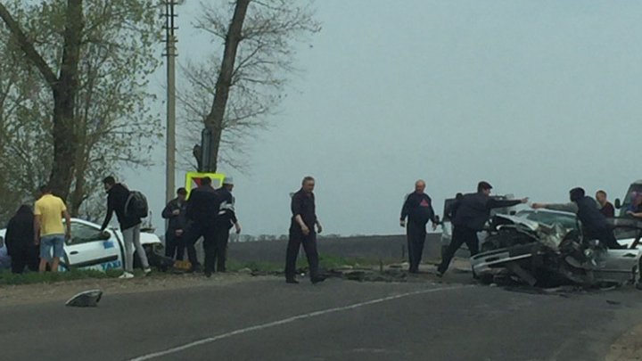 Atenţie, şoferi! Reduceţi viteza dacă vă deplasaţi pe această porţiune de traseu: Un accident GRAV a avut loc mai devreme (FOTO)