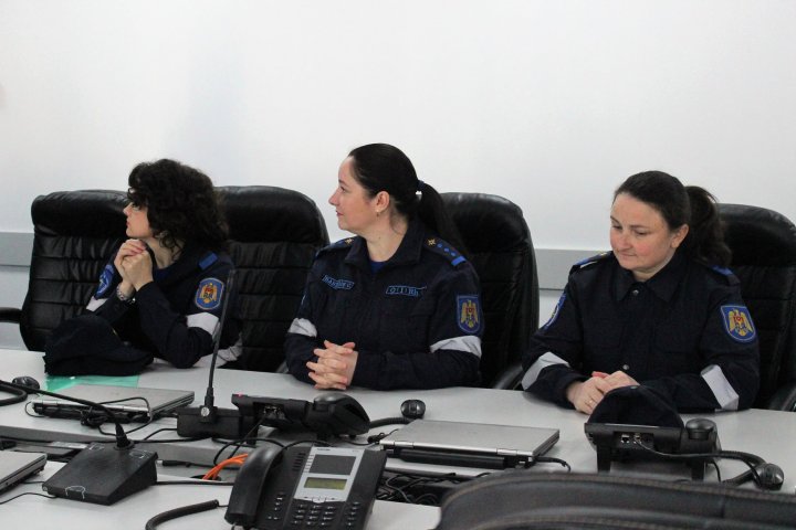 Au învățat cum să salveze vieți! Treisprezece salvatori au devenit paramedici (FOTO)
