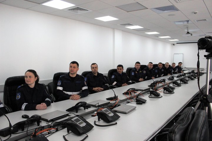 Au învățat cum să salveze vieți! Treisprezece salvatori au devenit paramedici (FOTO)