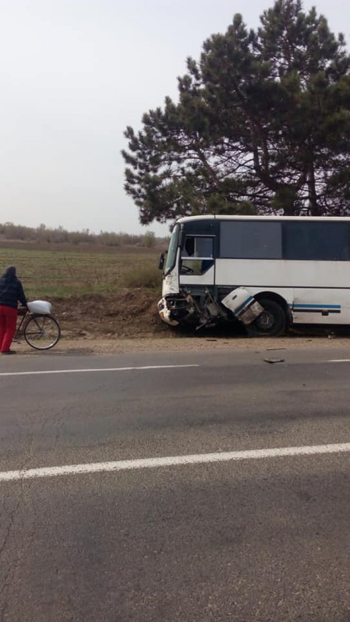 Accident la Anenii Noi. Două persoane și-au pierdut viața (FOTO)