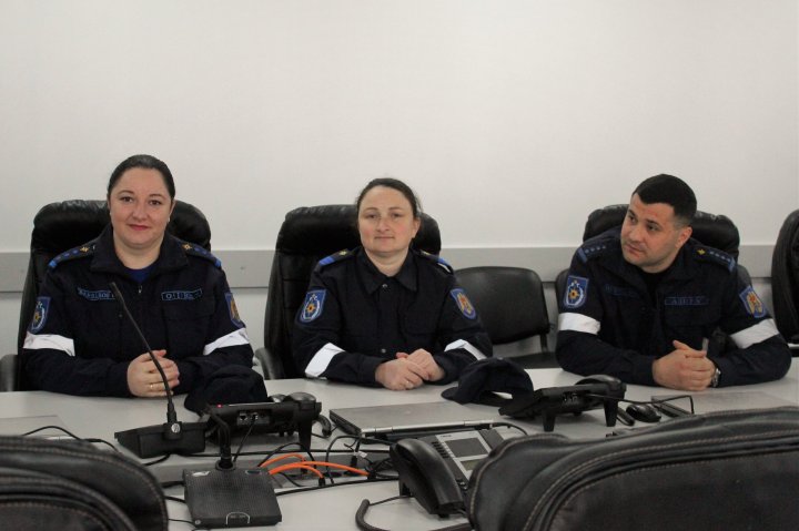 Au învățat cum să salveze vieți! Treisprezece salvatori au devenit paramedici (FOTO)