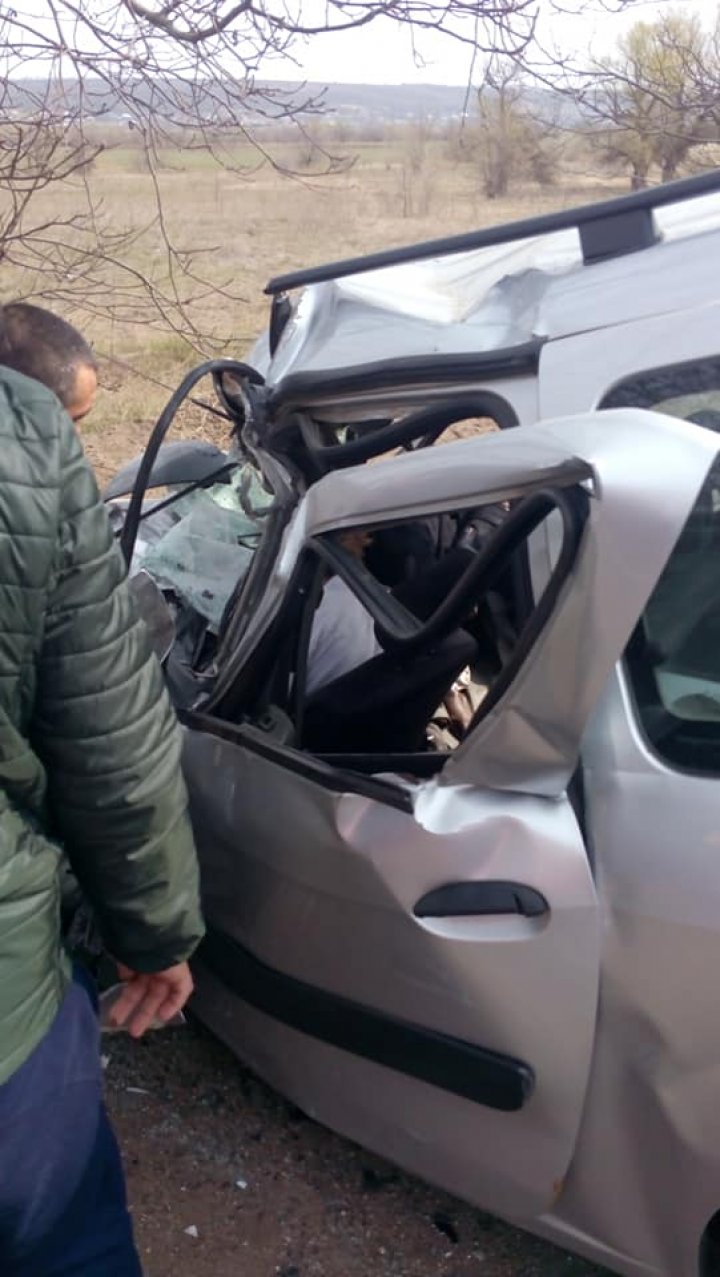 Accident la Anenii Noi. Două persoane și-au pierdut viața (FOTO)