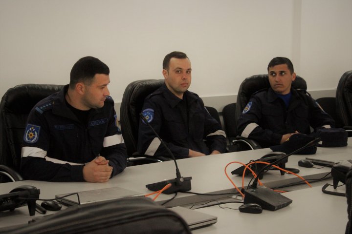 Au învățat cum să salveze vieți! Treisprezece salvatori au devenit paramedici (FOTO)