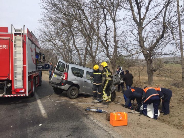 Accident la Anenii Noi. Două persoane și-au pierdut viața (FOTO)