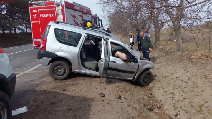 Accident la Anenii Noi. Două persoane și-au pierdut viața (FOTO)