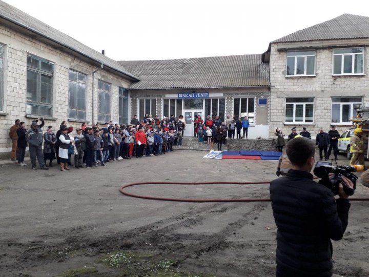 Pompierii în ALERTĂ la Nisporeni. Au simulat un seism de proporții (FOTO)