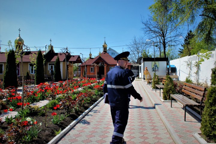 Bisericile, pregătite minuțios pentru Noaptea Învierii. Pompierii verificată dacă sunt dotate cu sisteme antiincendiu (FOTO)