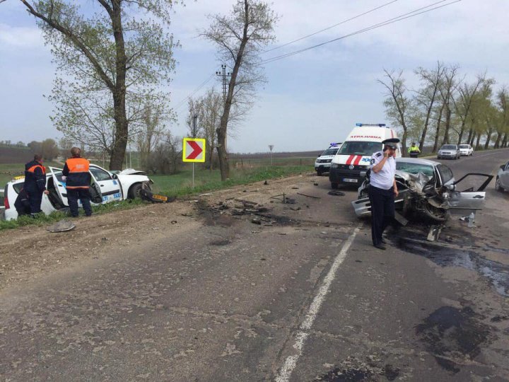 Atenţie, şoferi! Reduceţi viteza dacă vă deplasaţi pe această porţiune de traseu: Un accident GRAV a avut loc mai devreme (FOTO)
