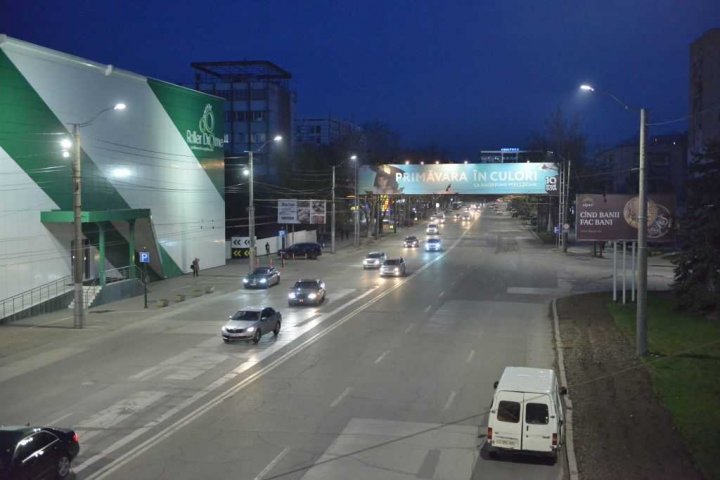 VESTE BUNĂ! Strada Calea Ieșilor din Sectorul Buiucani al Capitalei, iluminată (FOTO)