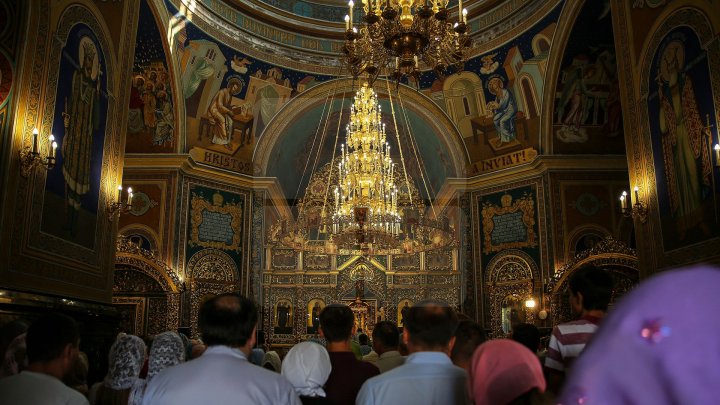 Creştinii îl prăznuiesc astăzi pe Sfîntul Mare Mucenic Dimitrie, Izvorâtorul de Mir. Ce spune tradiţia