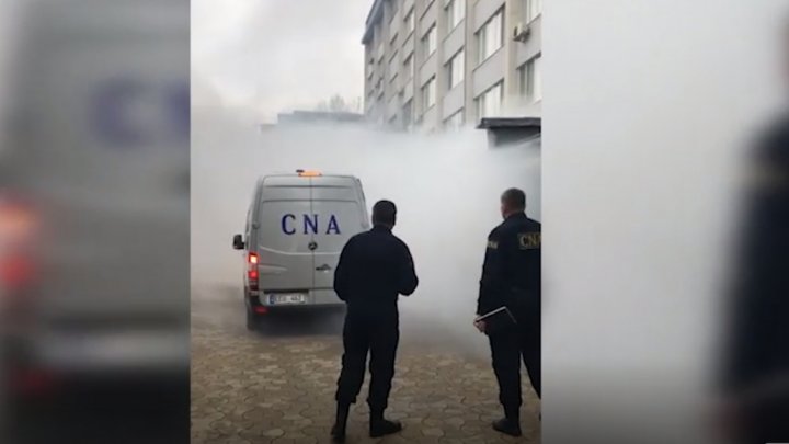 INCENDIU la CNA. Angajaţii şi deţinuţii, evacuaţi. Ce s-a întâmplat şi cum s-a descurcat efectivul Centrului Naţional Anticorupţie (VIDEO/FOTO) 