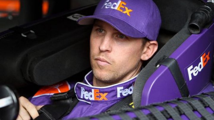 Denny Hamlin a obţinut victoria în etapa a şaptea a sezonului de NASCAR