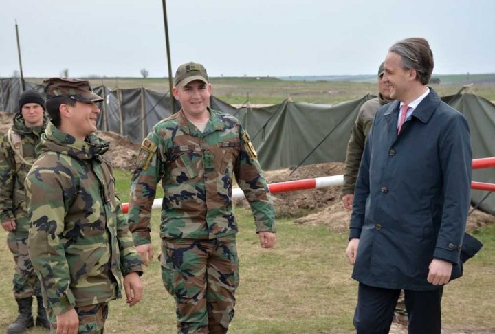 Renovarea poligonului de la Bulboaca, în atenţia Ministrului Apărării şi Ambasadorului SUA în Republica Moldova (FOTO)