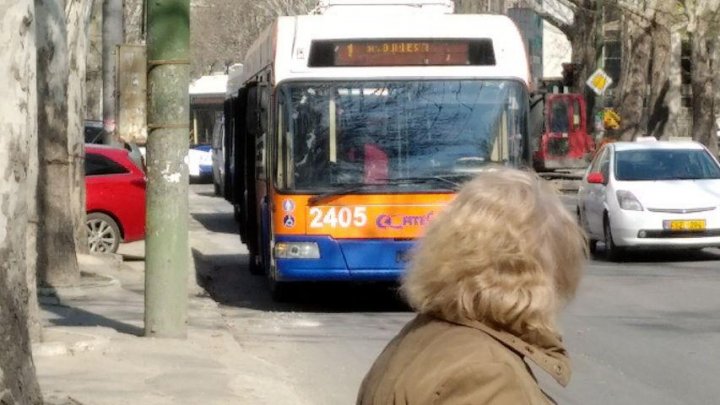 HAOS pe strada Ion Creangă din Capitală. Troleibuzele nu circulă mai mult de o oră