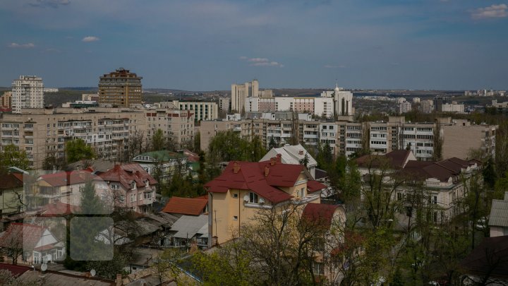 Turnul de Apă din Capitală îşi modifică orarul. Care este noul program (FOTOREPORT)