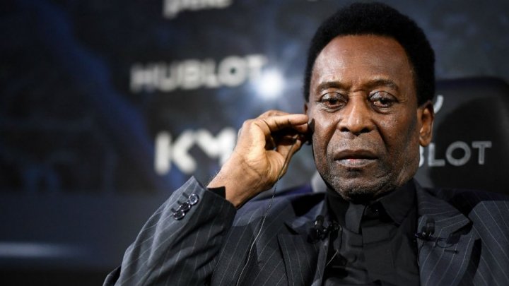 Legendarul fotbalist brazilian Pele, ţinut în spital încă o noapte din precauţie