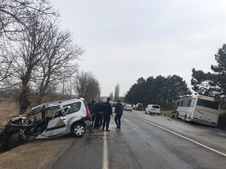 Accident la Anenii Noi. Două persoane și-au pierdut viața (FOTO)