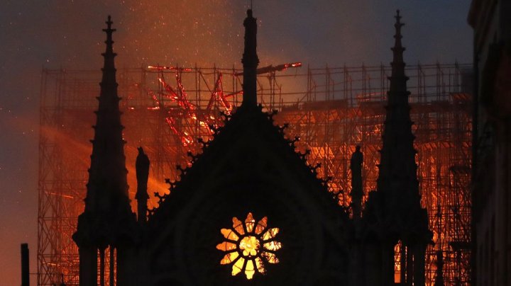 Compania L'Oréal face o donaţie de SUTE DE MILIOANE pentru reconstrucţia Catedralei Notre Dame