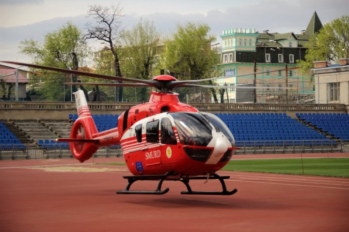 O femeie care a suferit arsuri grave în urma unei EXPLOZII, transportată cu elicopterul SMURD la Chişinău (FOTO)