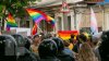 La Chişinău a avut loc marşul LGBT. Participanţii, flancaţi de zeci de poliţişti pentru a preveni violenţele (VIDEO/FOTO)