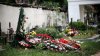 Compozițiile de flori artificiale în cimitire, bombă ecologică. Ce spun specialiștii