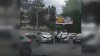 Accident violent în Capitală. Un taxi şi o maşină s-au lovit lateral într-o interesecţie din sectorul Botanica (VIDEO)