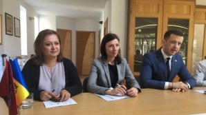 Experţii moldoveni vor putea prealua experiența Lituaniei în transpunerea legislației europene în transportul feroviar, naval și rutier