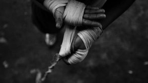 Un bărbat din Teleneşti, legat şi ameninţat cu un pistol pentru câtiva lei