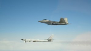 AVIOANE RUSEŞTI ÎN ALASKA. Patru bombardiere şi două avioane militare, interceptate