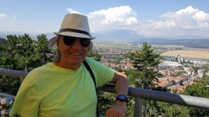 Cântăreţul Mihai Constantinescu este în comă la spitalul Floreasca, după ce ieri seara a suferit un stop cardio-respirator